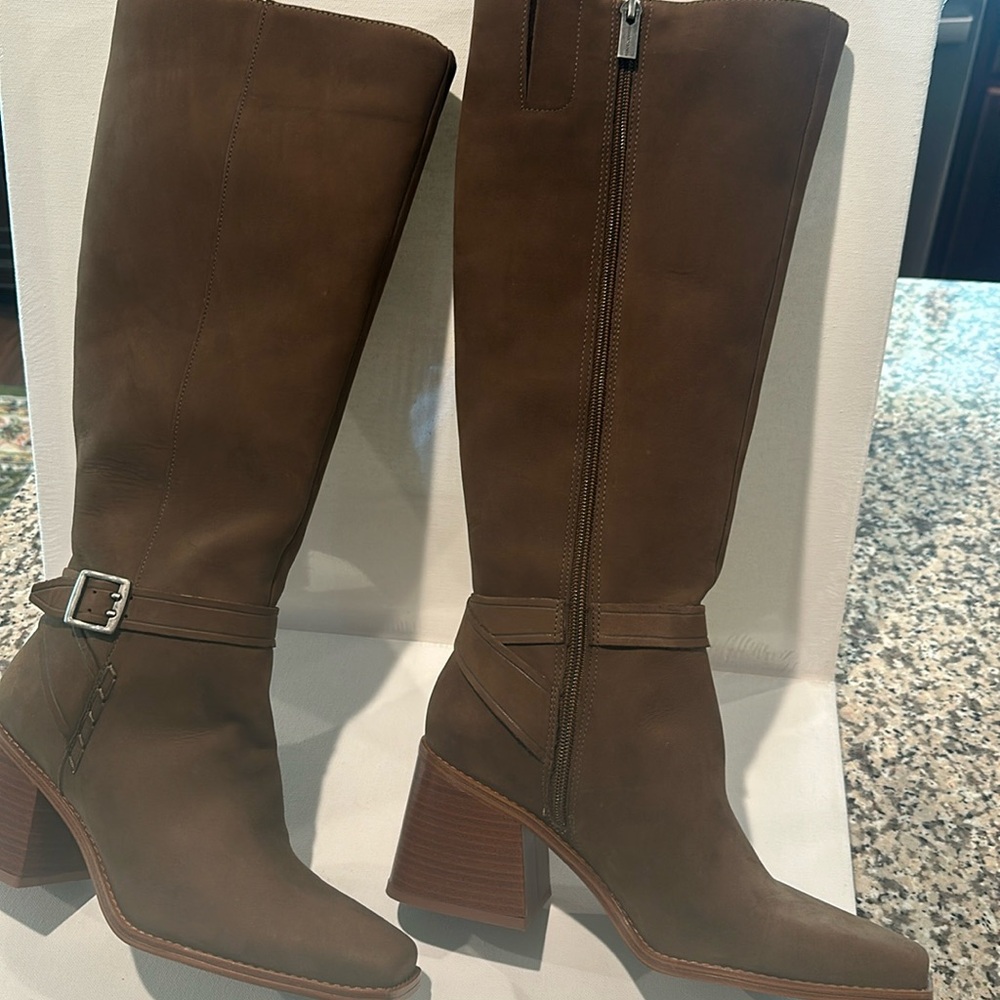 Vince CAMUTO Brown Leather Block Heel Boots with side buckle and zipper.